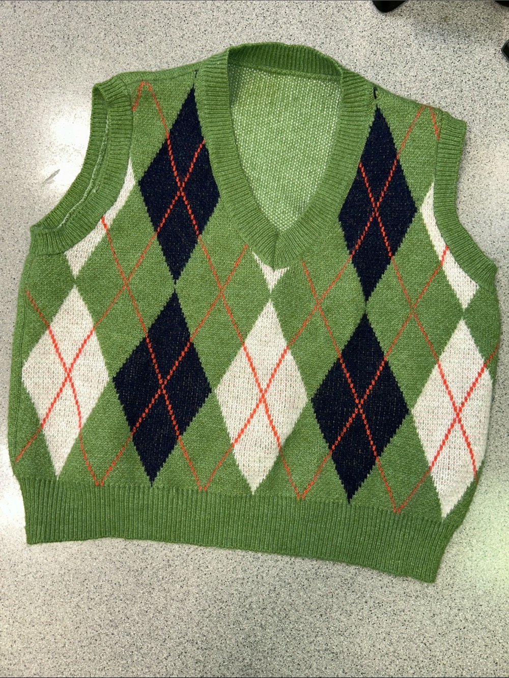 PREPPY sz S/M cropped soft cozy Green Argyle V-Neck Sweater Vest